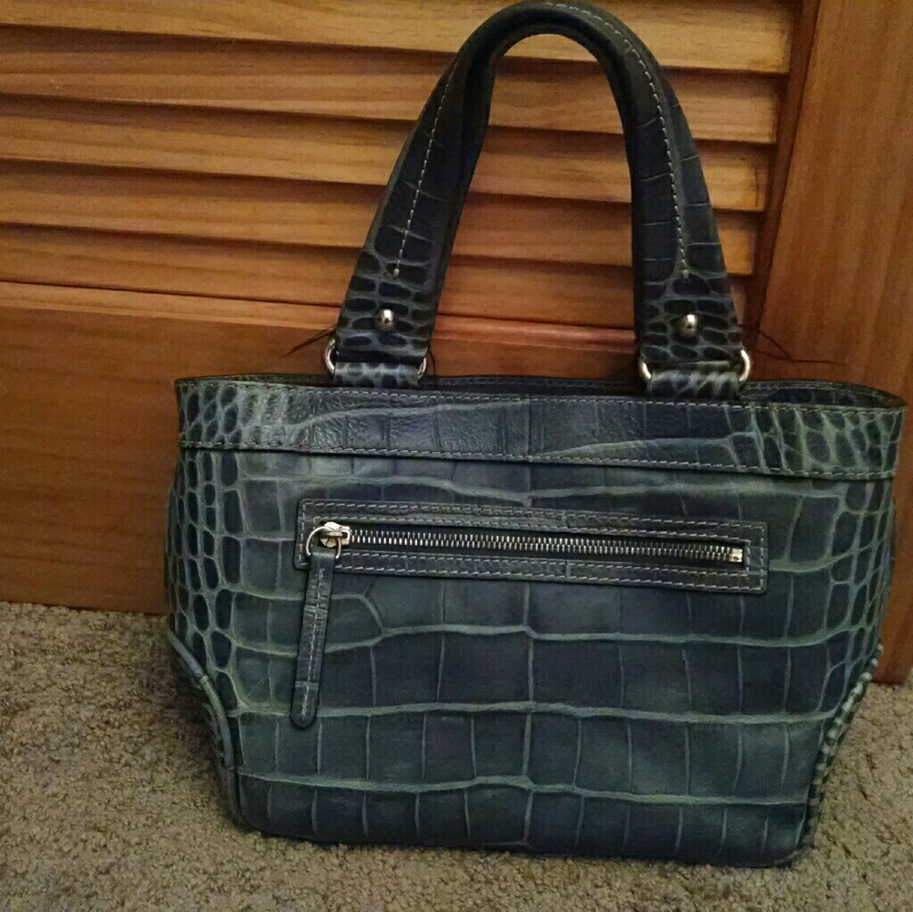 Dooney and bourke purse